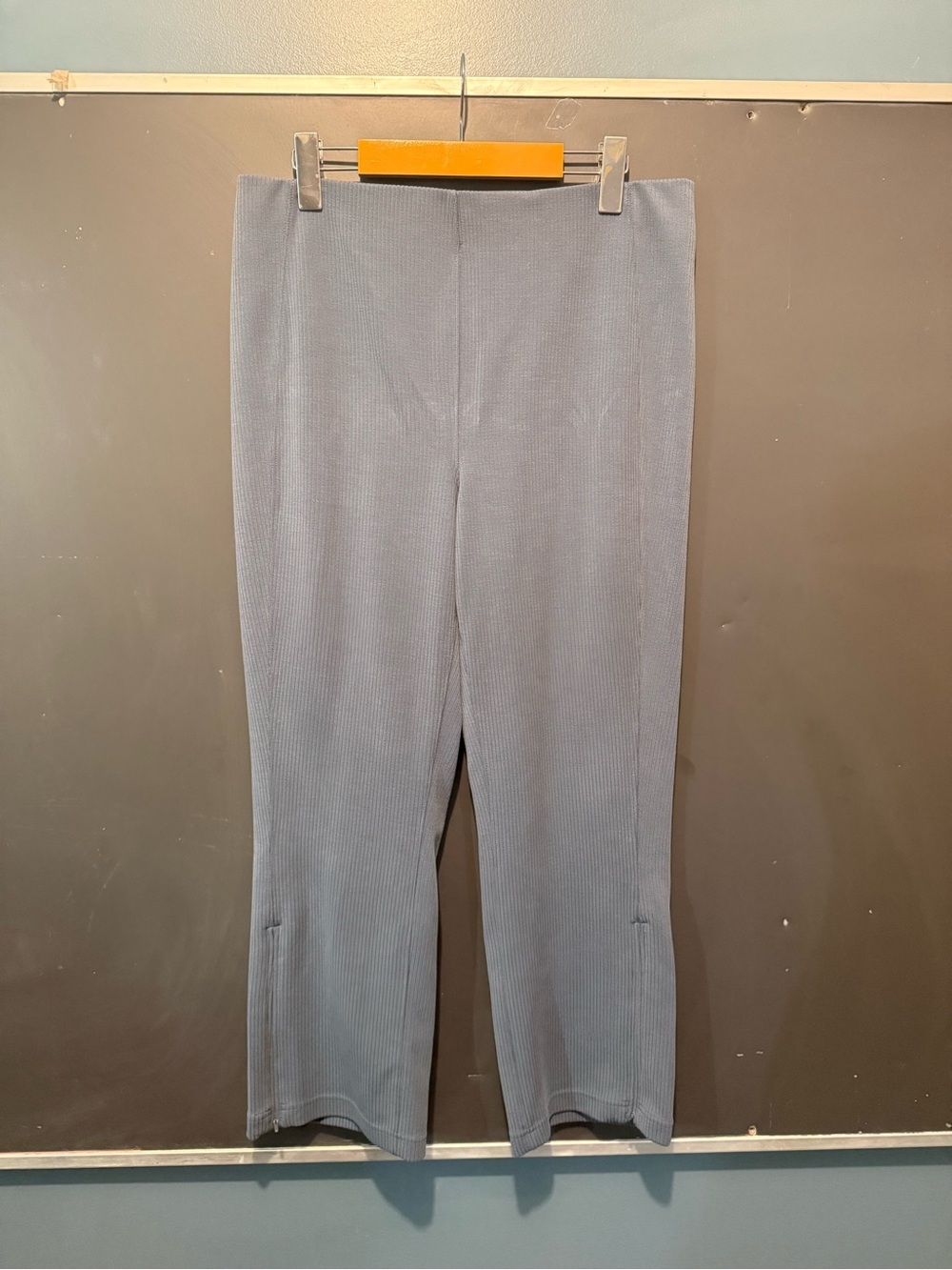 Lululemon Ribbed Softstreme Zip-Leg High-Rise Cropped Pant 25"